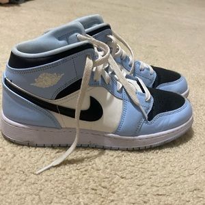 Nike Jordan 1s